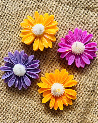 Daisy flower candle
