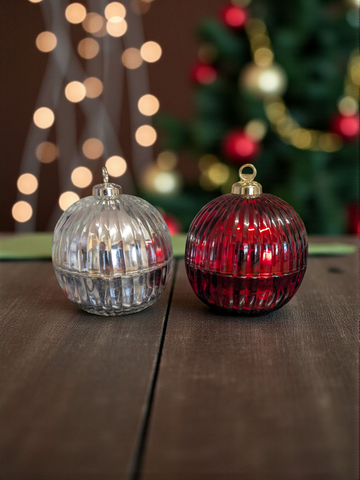 Handpoured Christmas Bauble Candle- Christmas tree scent Red or Silver